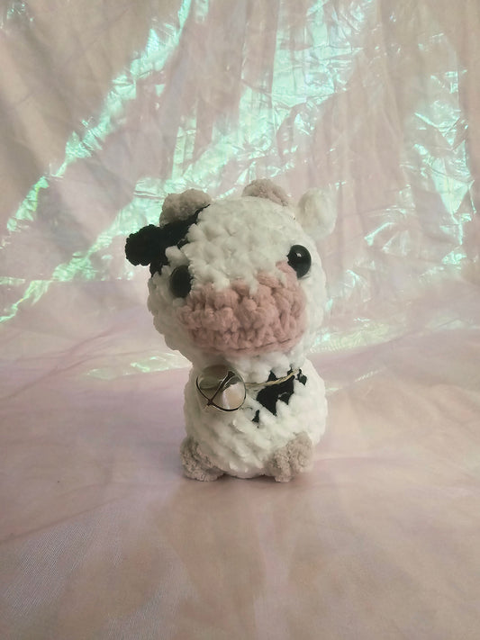 Charming Crochet Cow: A Sweet Little Companion 🐮